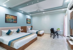 Room & Suite