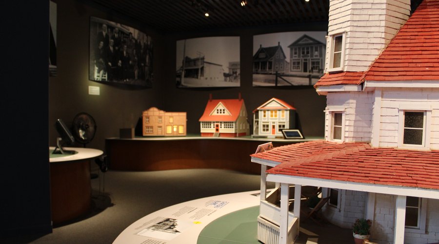 Exposition : Secrets d'Acadien. 