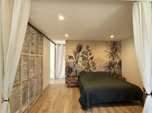 Room & Suite
