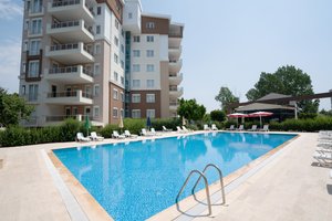 Pool & Beach