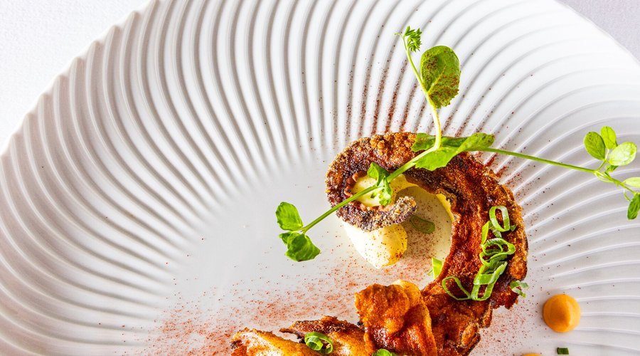 POULPE GRILLÉ, PANCETA IBÉRIQUE, PURÉE, PEDRO XIMÉNEZ, SAUCE SPICY