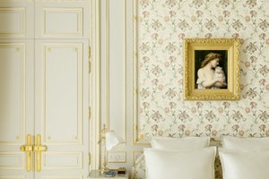 Room & Suite