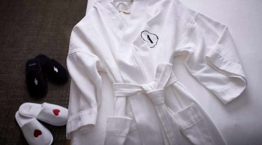 Archer Hotel Tysons Robe With Slippers