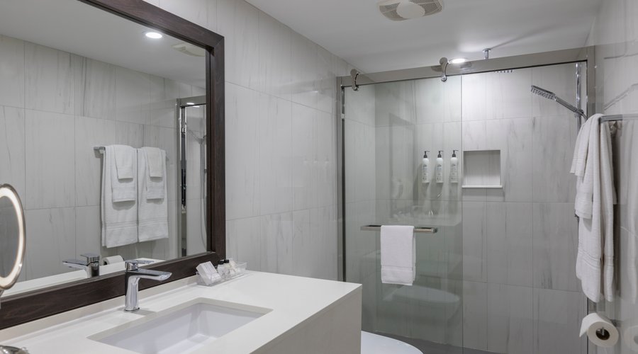 Salle de Bain moderne/Modern Bathroom.