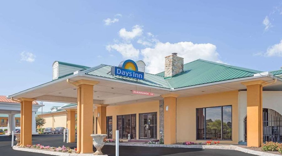 Welcome to the Days Inn Lenoir City