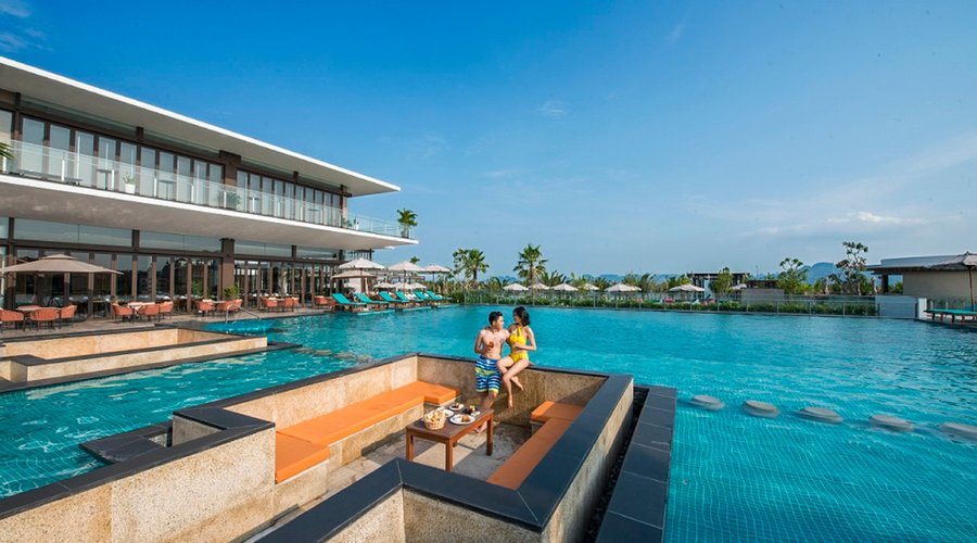 Oakwood Ha Long Swimming Pool