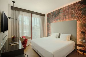 Room & Suite