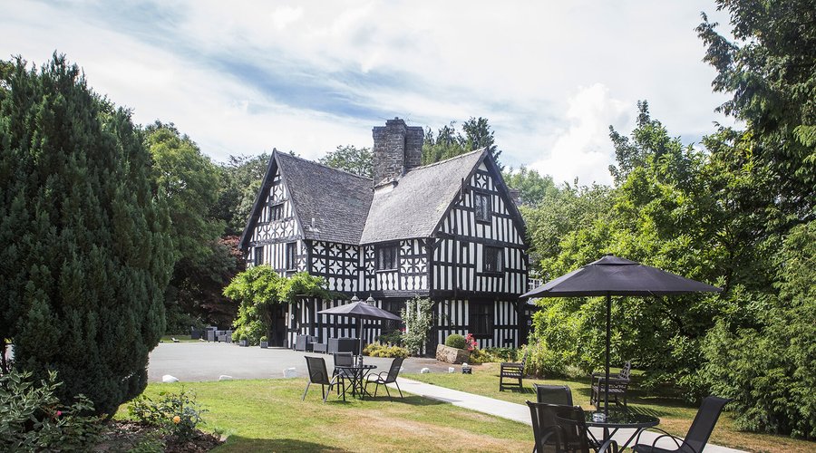 There are plenty of outdoor spaces at the retreat to enjoy when the weather is good :)
