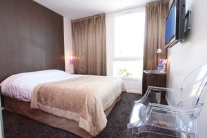 Room & Suite