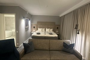 Room & Suite