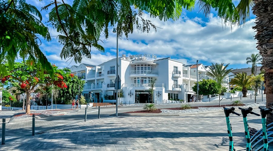 exterior hotel