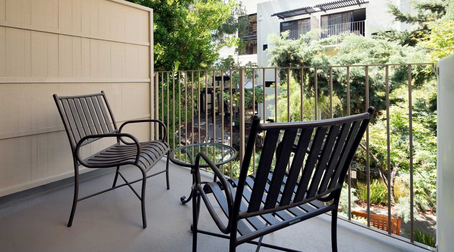 Guest Room - Balcony