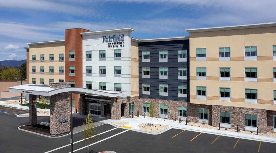 Hotel Exterior - Daytime