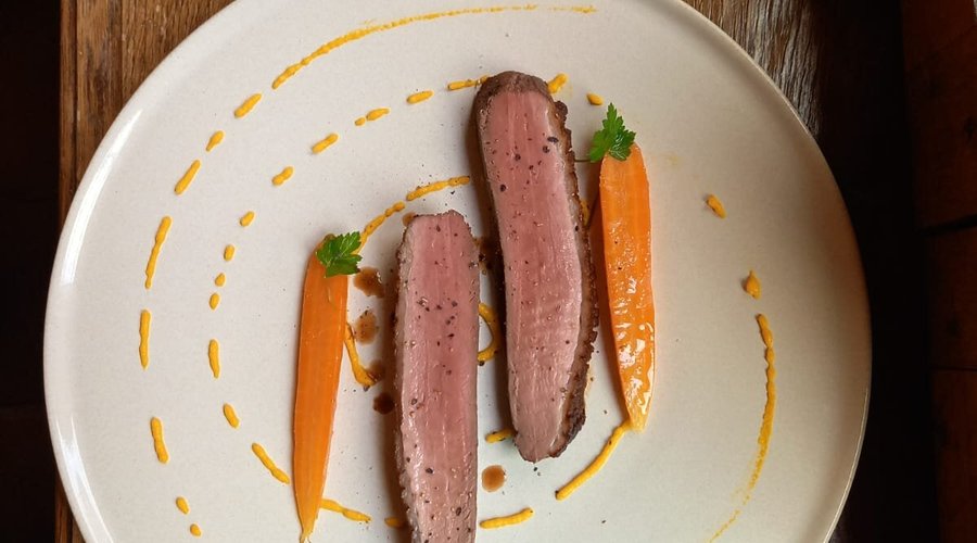 Plat du menu "Retour du marché" Disponible les midis, du mardi au vendredi.   Entrée + Plat = 24€ Plat + dessert = 24€ Menu complet = 28€  Reservation au 03 89 27 06 10