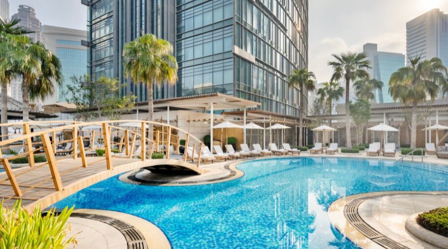 Lagoon-shaped aquamarine pool, located on the 7th floor in a 2000sqm dec