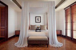 Room & Suite