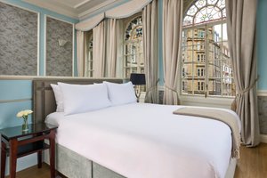 Room & Suite