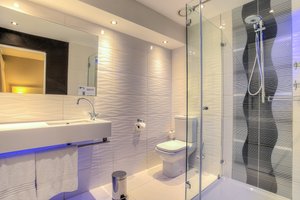 Room & Suite