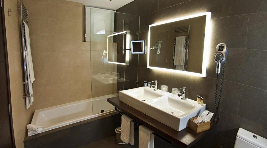 947617 Guest Room