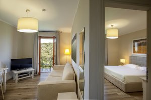 Room & Suite