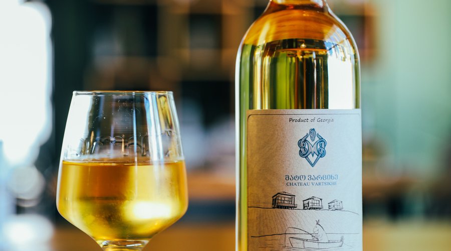 Dry white wine by the glass