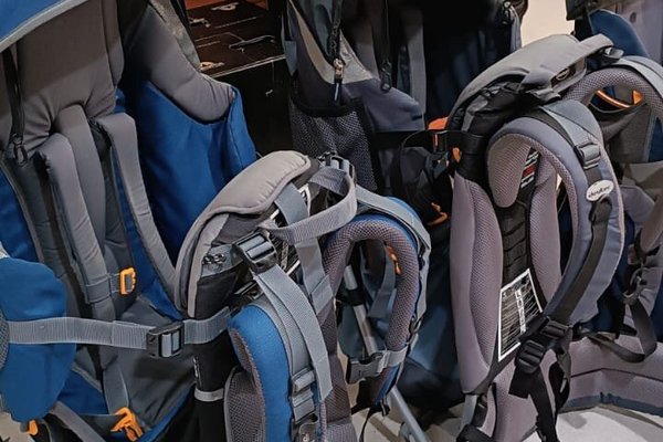 Tenemos un servicio de alquiler de mochila porta bebe
