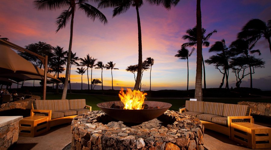 Pailolo Bar & Grill Fire Pit