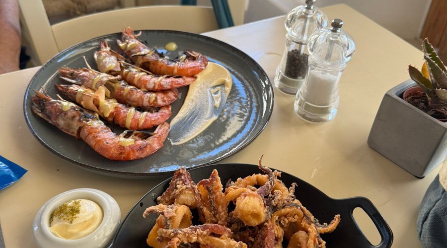 We did it again and visited Zorba’s at Pantelli Beach. And again the food gives us goosebumps. Our selection contained only appetizers and we eaten as Kings and Queens. We will be back.