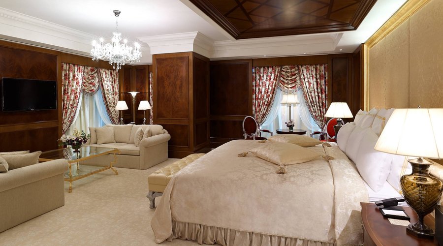 Royal Griffin Suite Bedroom
