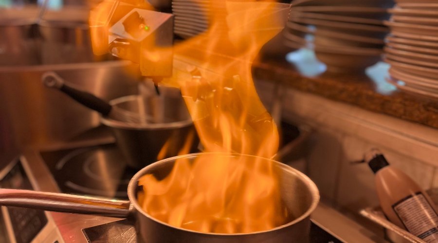 Préparation sauce au poivre