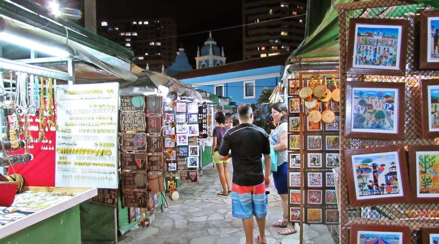 feira de artesanato / ponto turistico a 40m do local de hospedagem. feirinha de boa viagem.