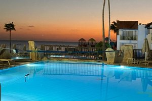 Pool & Beach