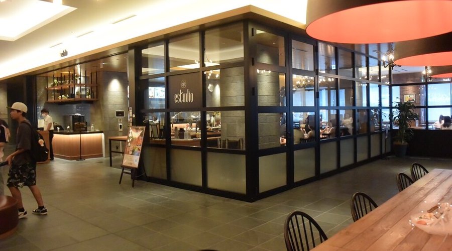 スタイリッシュなロビー