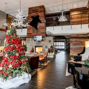 SCH Stoney Creek Hotel Kansas City Lobby