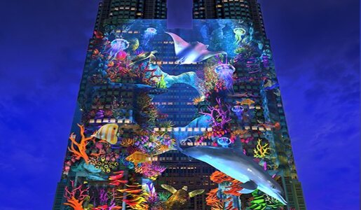 「TOKYO CONCERTO / 東京協奏曲」　 東京の魅力が音楽と一緒に「協奏」するコンセプトで生み出された壮大なプロジェクションマッピングショーです。東京のさまざまなエッセンスが凝縮され、三楽章を通じて過去から未来へと駆け抜けていきます。