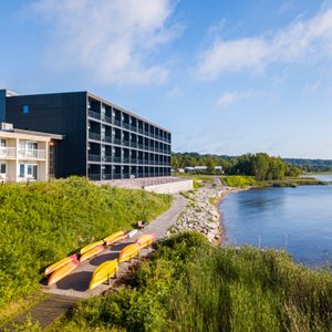 Terrace Bay Hotel on Lake Michigan with Complimentary Kayaks