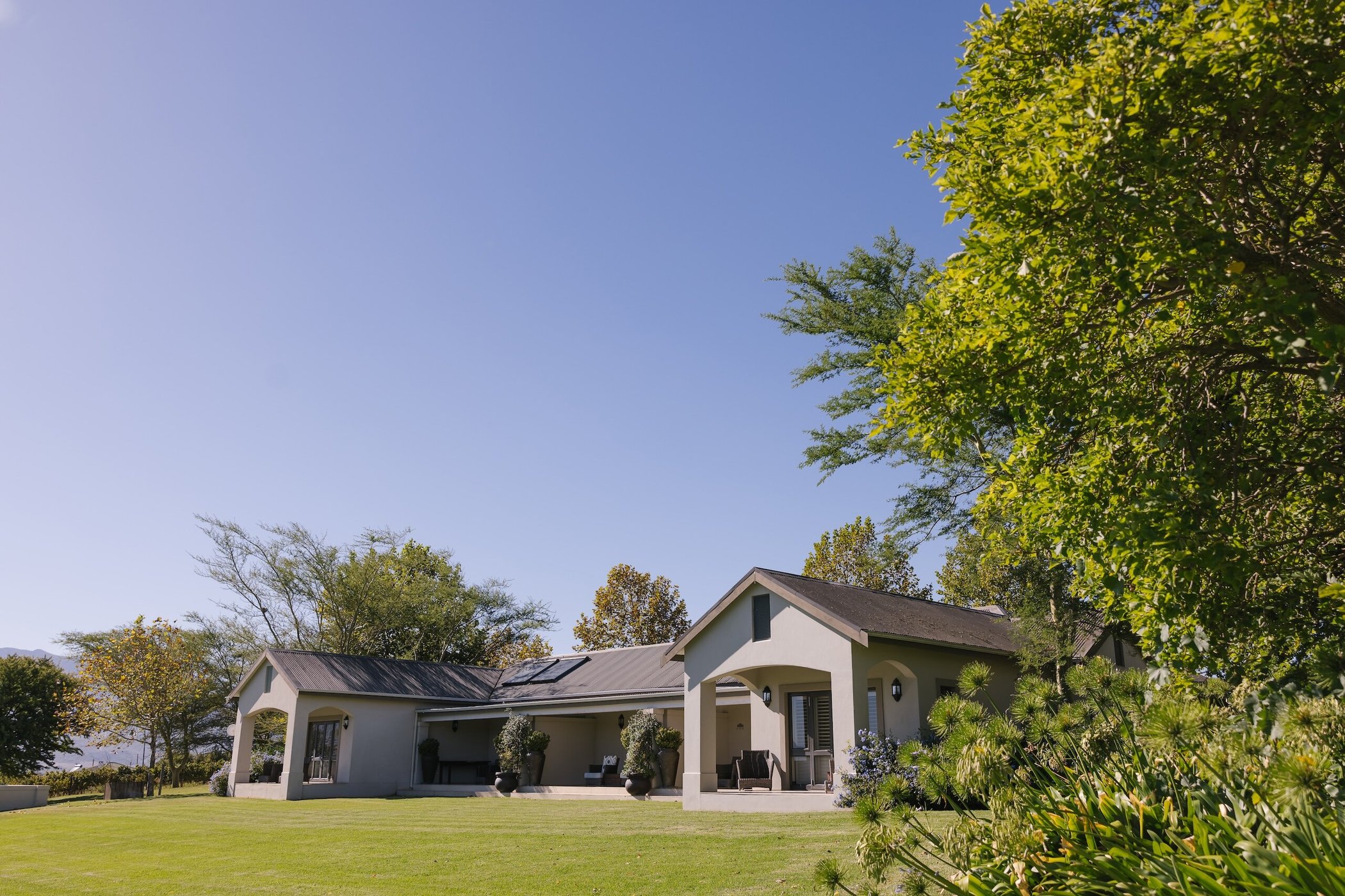 Under Oaks Estate by null