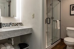 Room & Suite