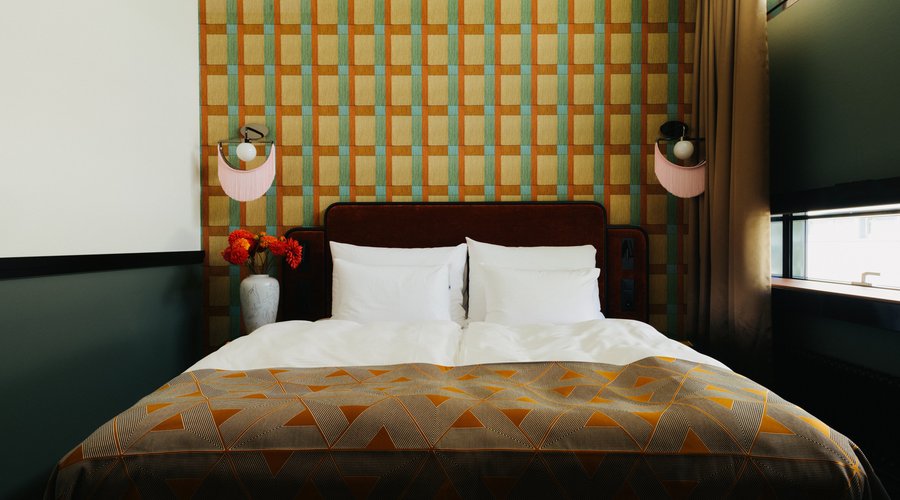Superior Signature Suite