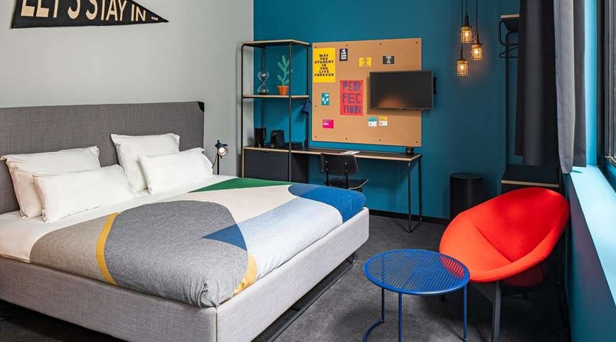 Guest room