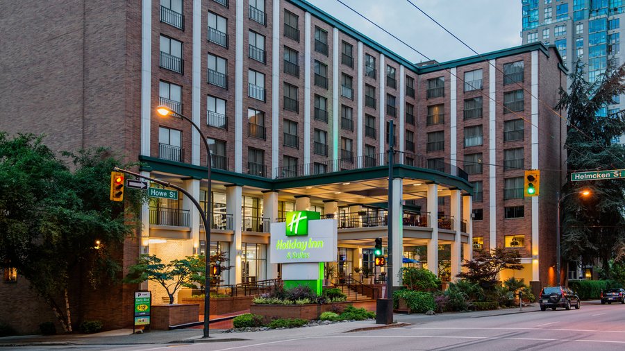 Our downtown Vancouver hotel is perfectly located to attractions