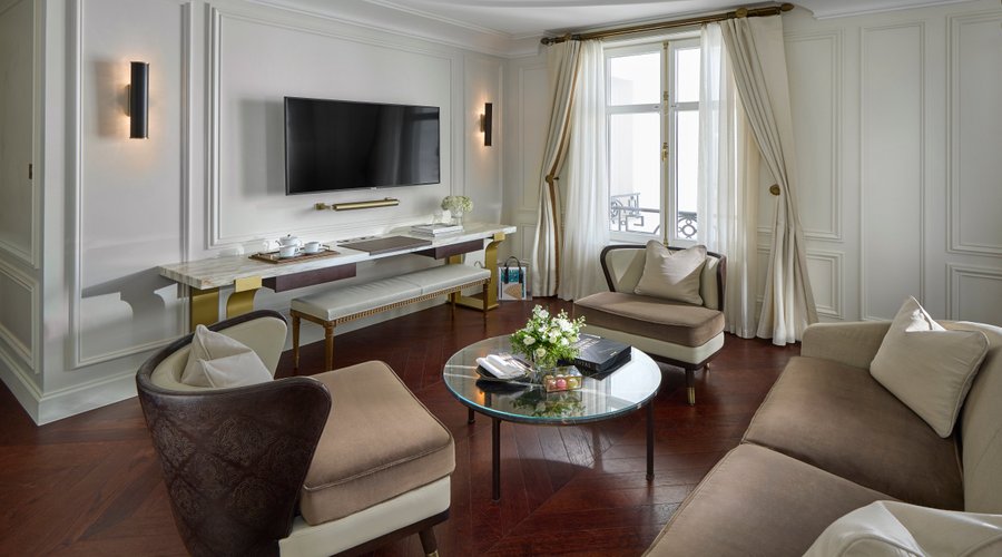 Mandarin Oriental Ritz Madrid Junior Suite Living
