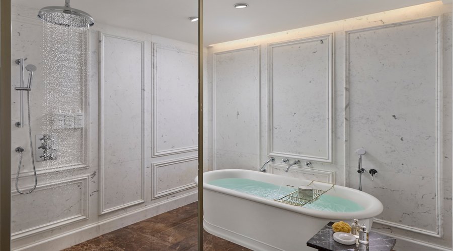 Mandarin Oriental Ritz Madrid Junior Suite Bathroom