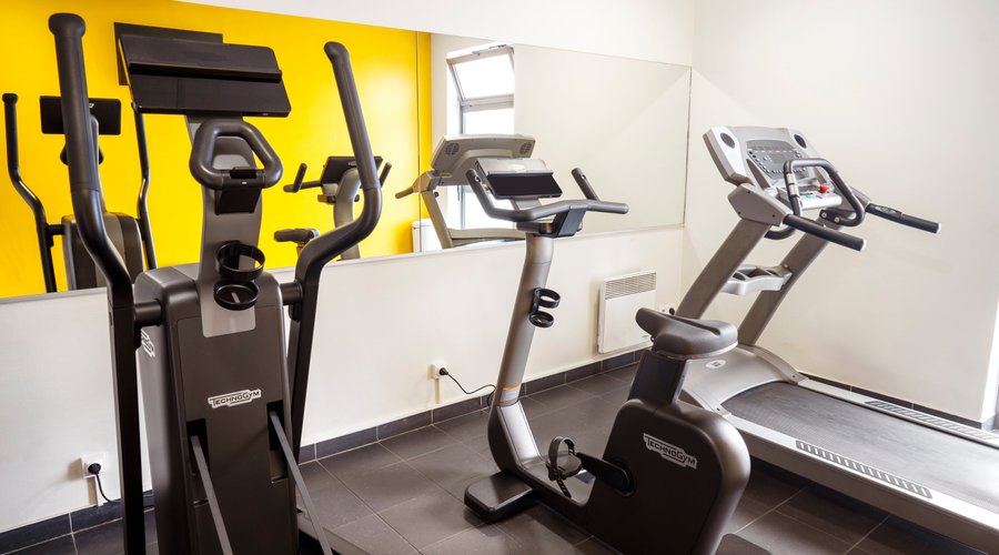 FITNESS ROOM