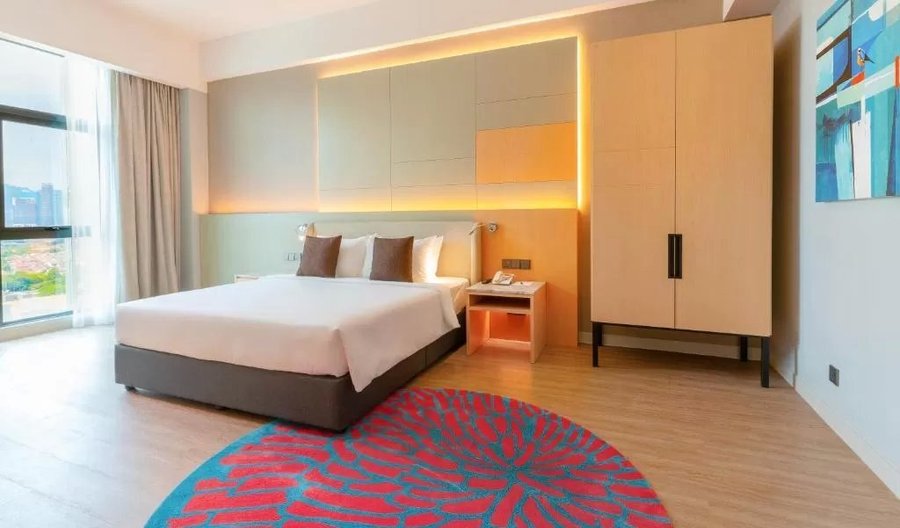 Deluxe King Room