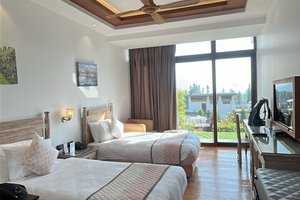 Room & Suite