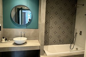 Room & Suite