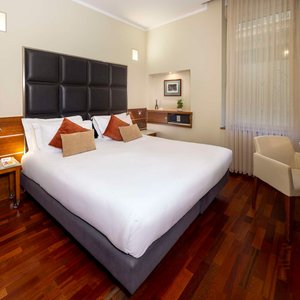 Madison Junios Suite Bed