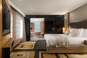 Room & Suite