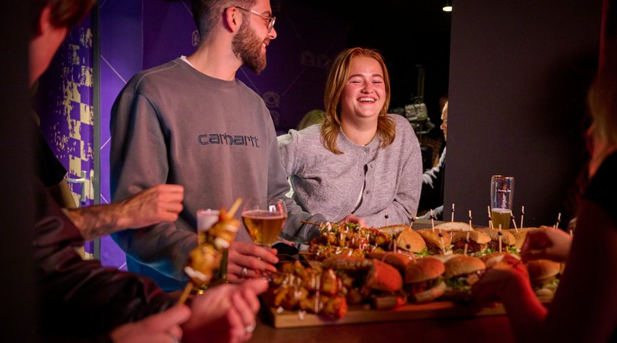 Geniet na het SIM racen van een heerlijke diner! 